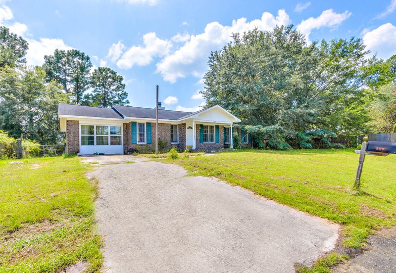 229 Crestwood Dr, Summerville, SC 29483