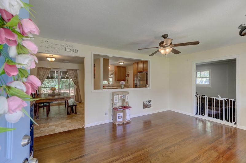 402 Cleveland St, Summerville, SC 29483