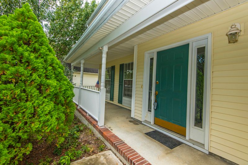240 Okehampton Dr, Goose Creek, SC 29445