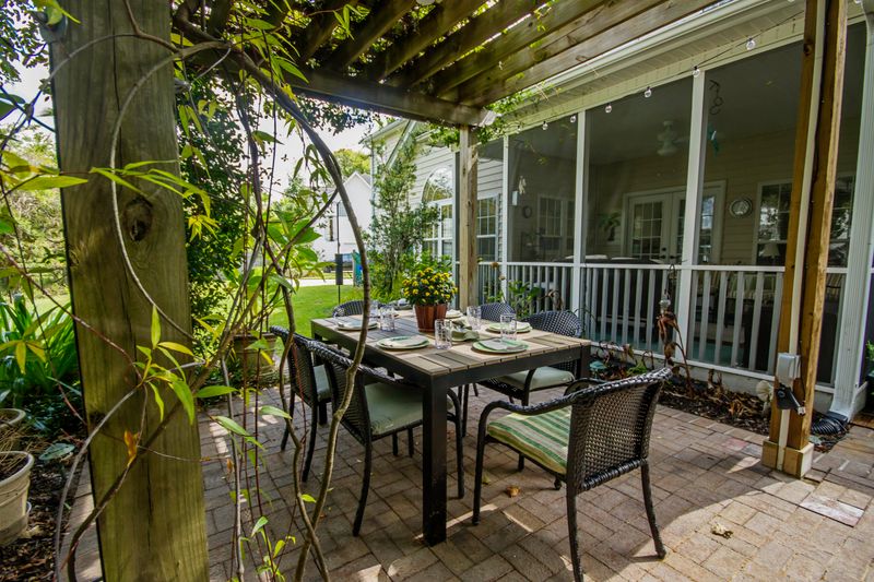 301 Tayside Ct, Charleston, SC 29414