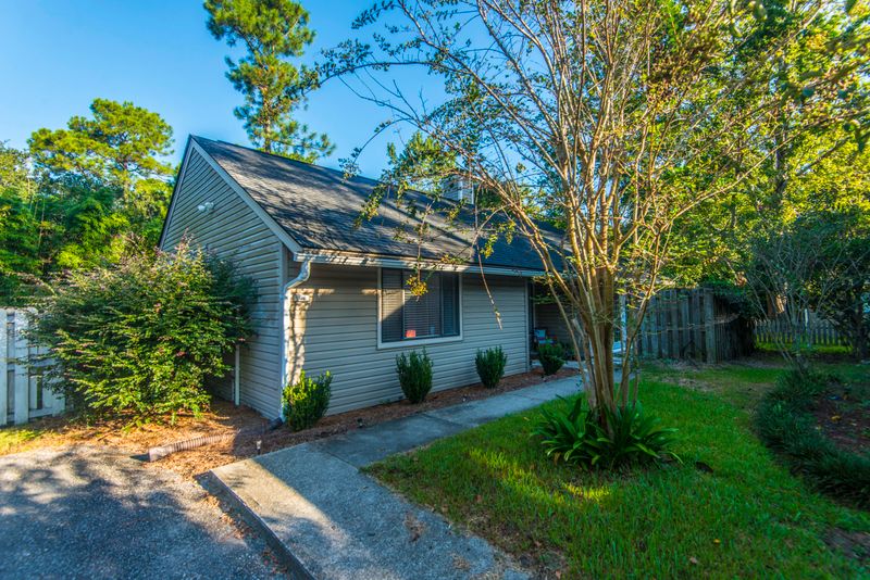 1126 Daffodil Ln, Mount Pleasant, SC 29464