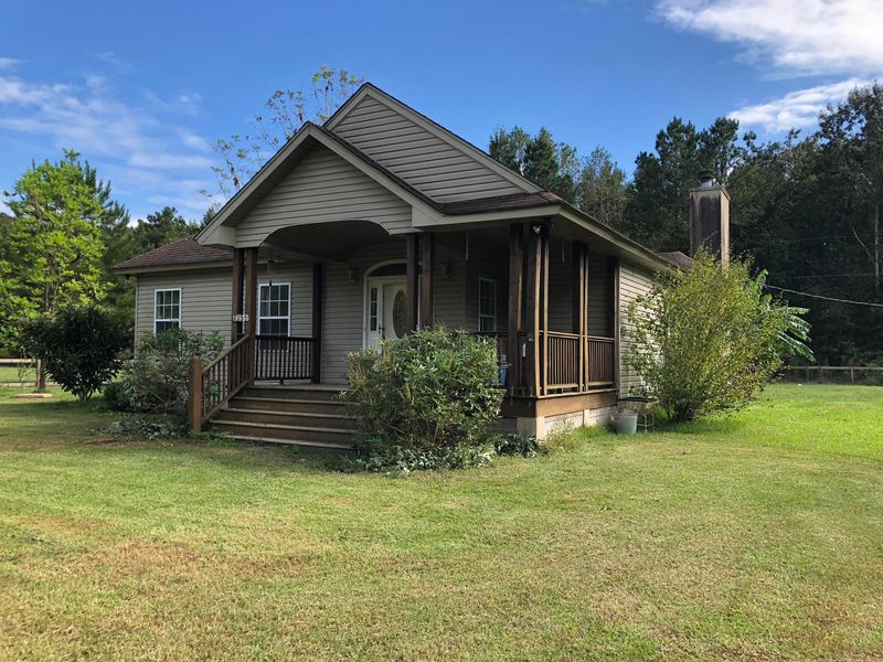 7356 Lorine Dr, Hollywood, SC 29449