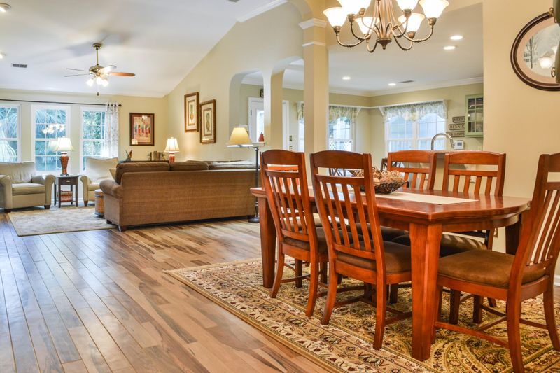 535 Pointe Of Oaks Rd, Summerville, SC 29485
