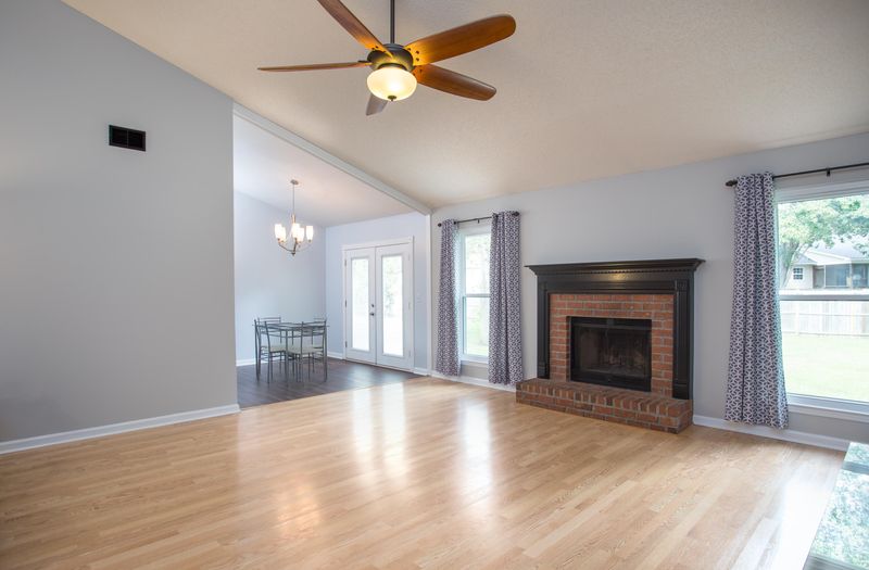 112 Expressway Dr, Summerville, SC 29486