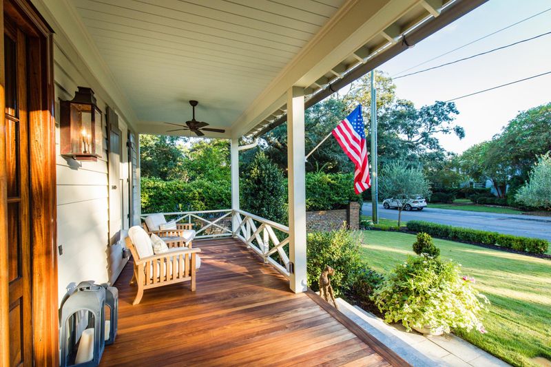 630 Pitt St, Mount Pleasant, SC 29464