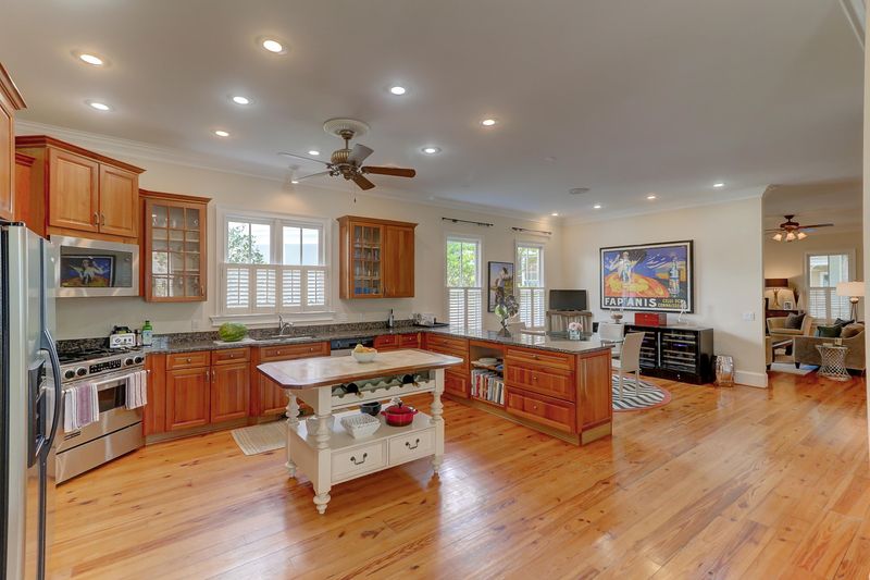 65 Ponsbury Rd, Mount Pleasant, SC 29464