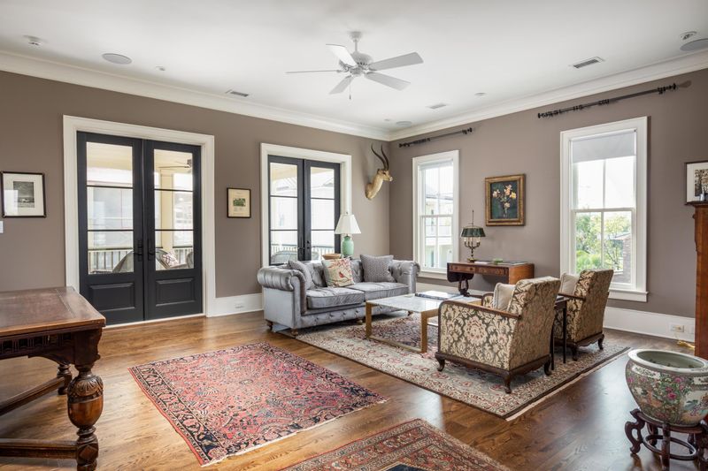 76 E Halsey Blvd, Charleston, SC 29401
