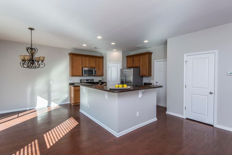 450 Delmont Dr, Goose Creek, SC 29445