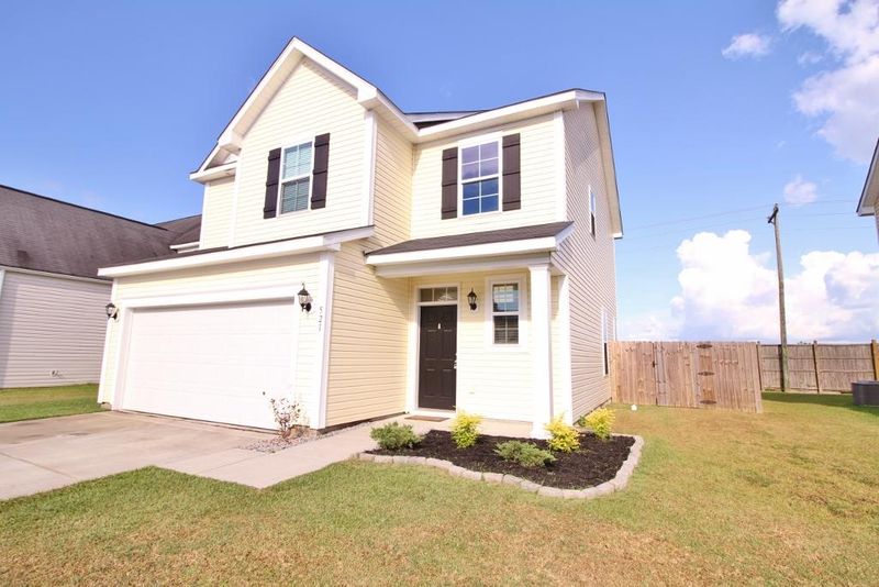 521 Pleasant Side Dr, Moncks Corner, SC 29461