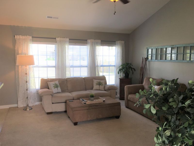 138 Salem Creek Dr, Goose Creek, SC 29445