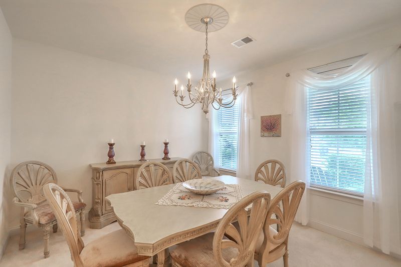 660 Goodlet Cir, Charleston, SC 29412