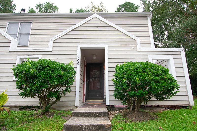 900 Peacock Pl, Summerville, SC 29485
