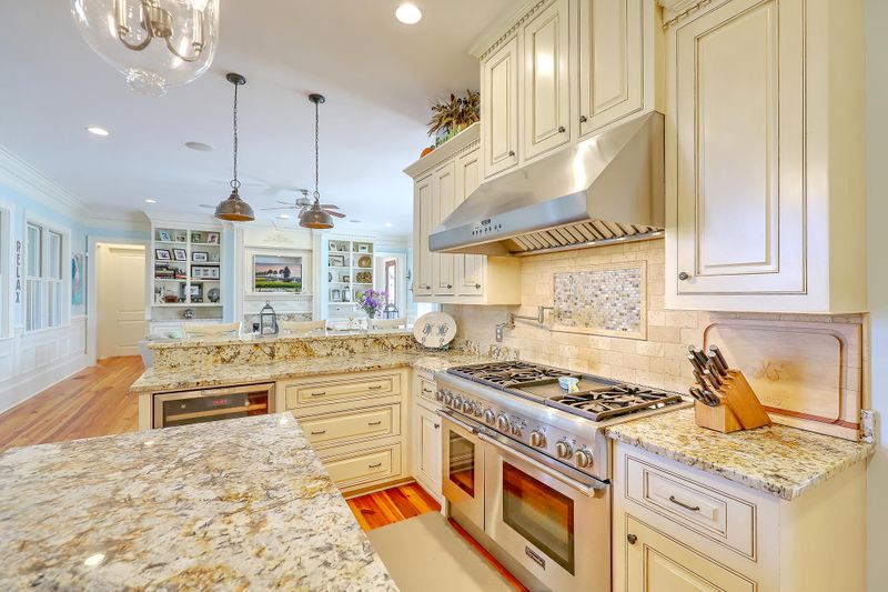 4118 Duck Club Rd, Ravenel, SC 29470