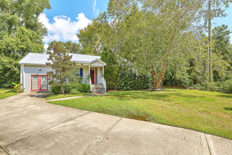 1582 Mathis Ferry Rd, Mount Pleasant, SC 29464