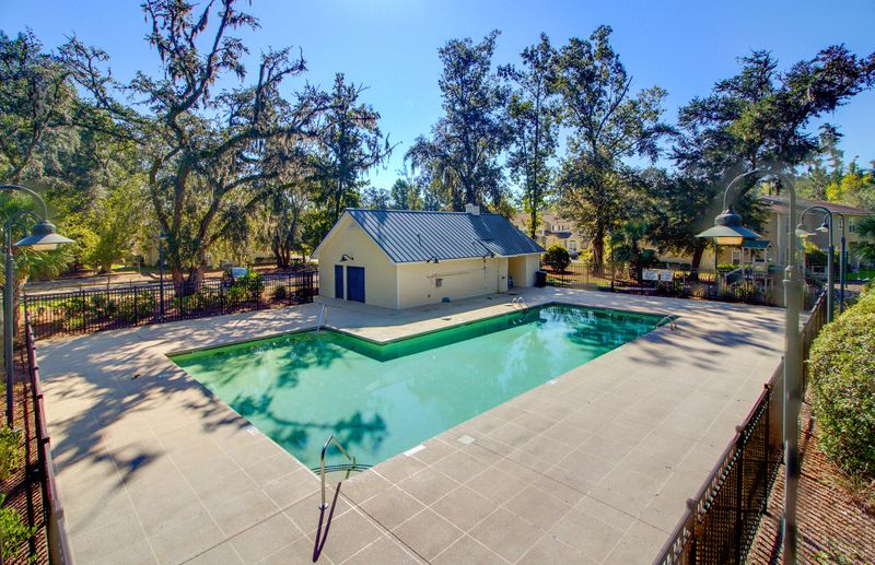 108 Chestnut Oaks Ct, Ladson, SC 29456