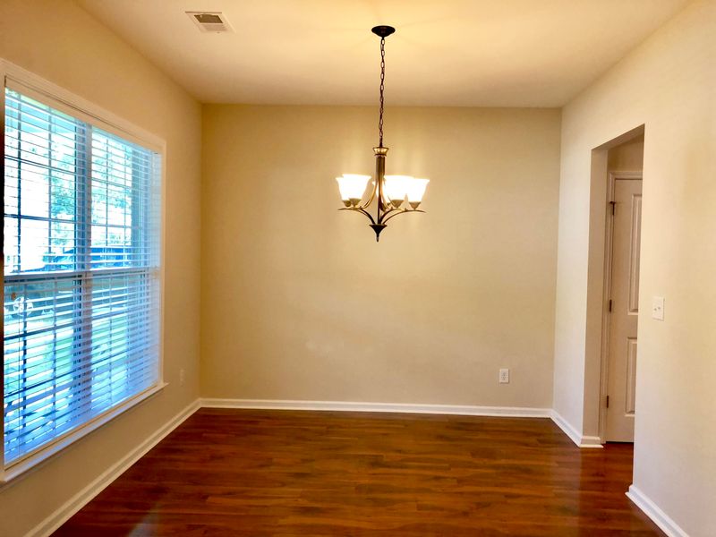1904 Crossbill Trl, Hanahan, SC 29410