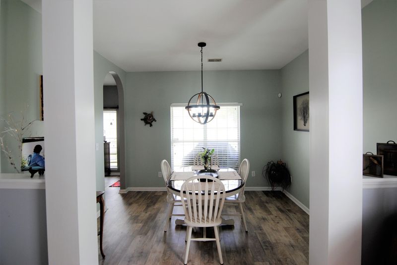 384 Twelve Oak Dr, Charleston, SC 29414
