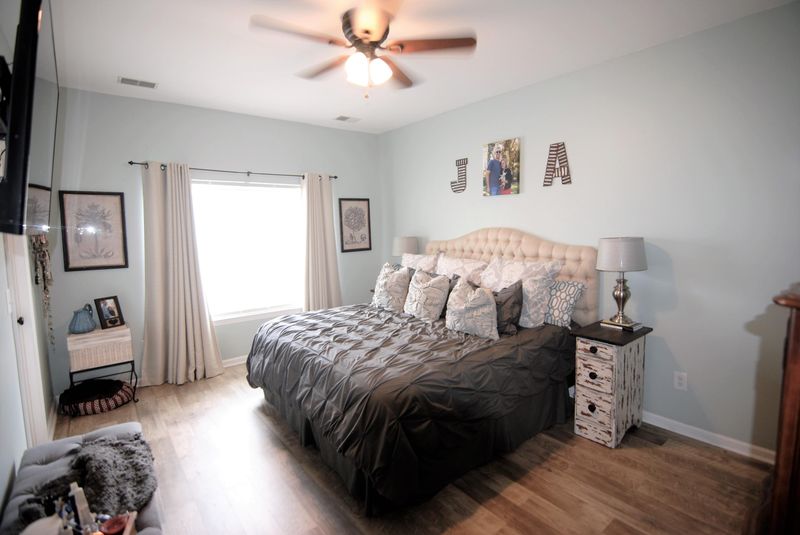 384 Twelve Oak Dr, Charleston, SC 29414