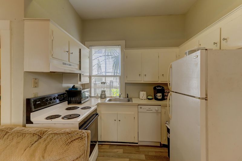 156 Smith St, Charleston, SC 29403