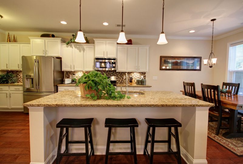 2141 Oyster Reef Ln, Mount Pleasant, SC 29466