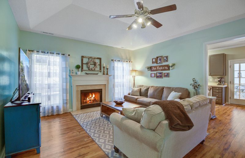 1502 Harborsun Dr, Charleston, SC 29412