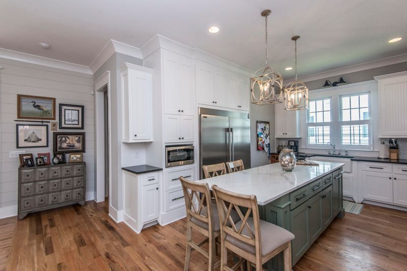 761 Mccants Dr, Mount Pleasant, SC 29464