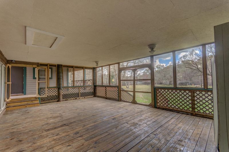368 Natures Trl, Ridgeville, SC 29472