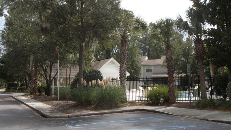 8159 Shadow Oak Dr, North Charleston, SC 29406