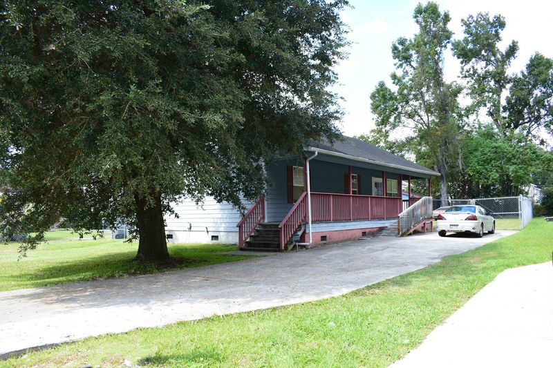 2124 Target St, North Charleston, SC 29406