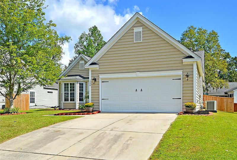 1524 Ashley Garden Blvd, Charleston, SC 29414