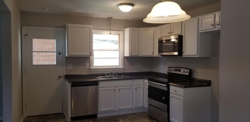 7039 Kenneth Dr, North Charleston, SC 29406