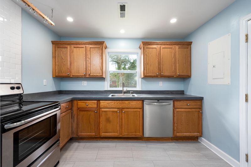144 Harvey Ave, Goose Creek, SC 29445