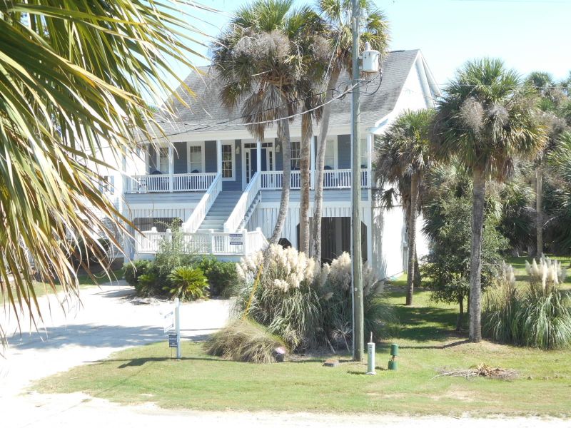 416 Pompano St, Edisto Island, SC 29438