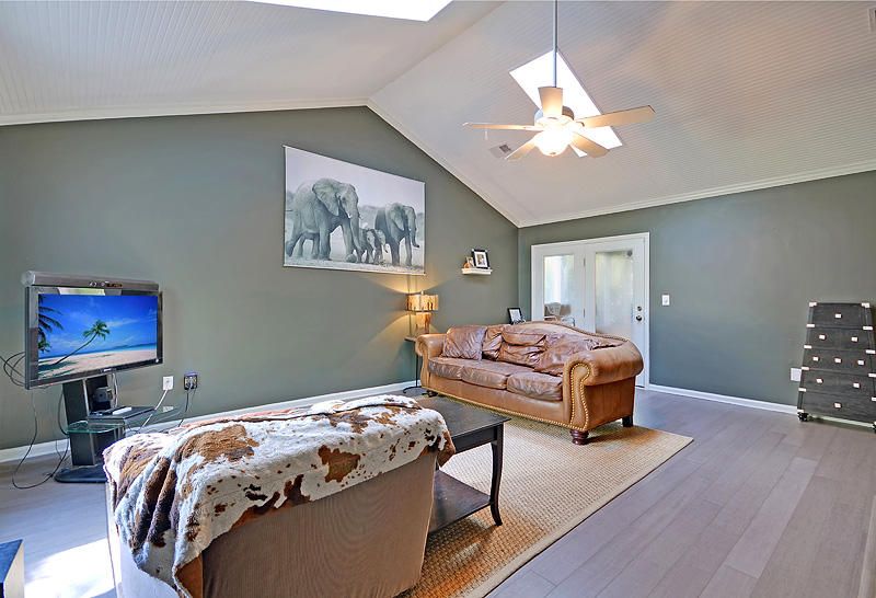 1215 Llewellyn Rd, Mount Pleasant, SC 29464