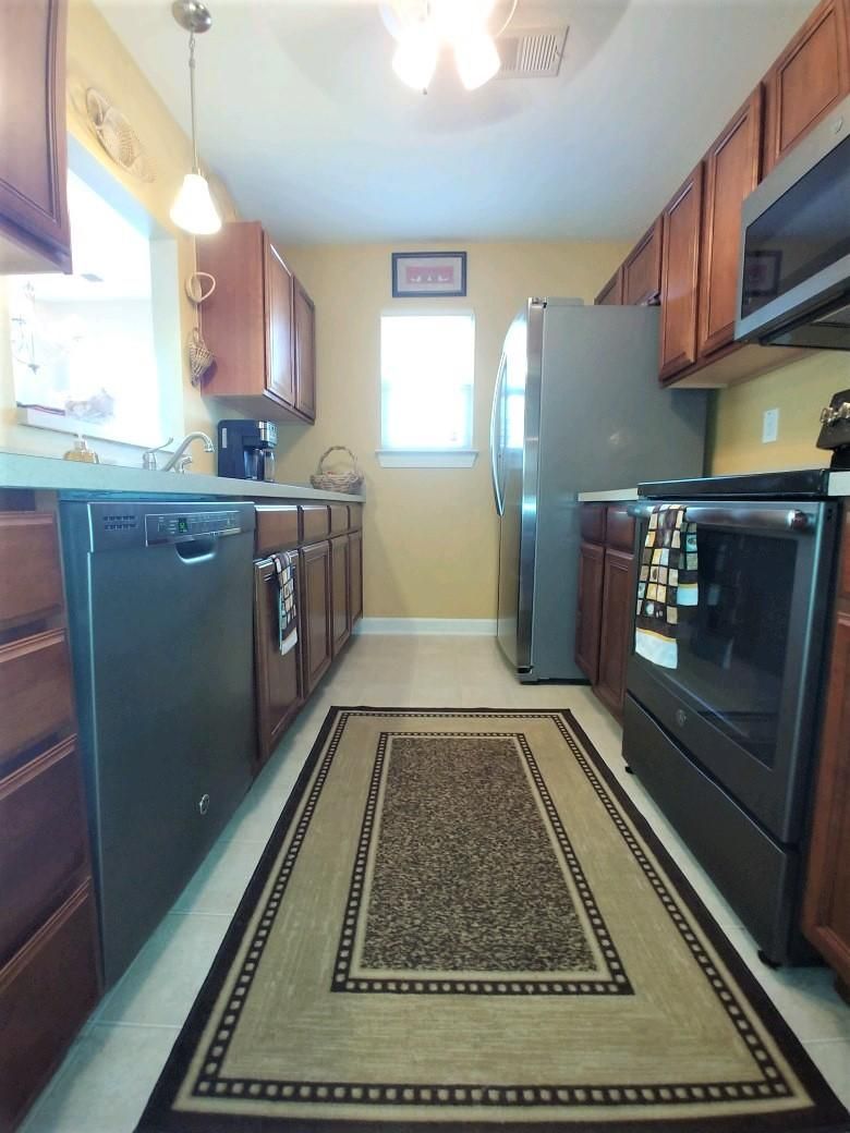 304 Garden Grove Dr, Summerville, SC 29485