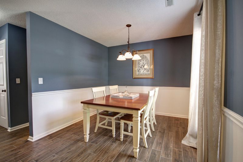 548 Castle Hall Rd, Mount Pleasant, SC 29464