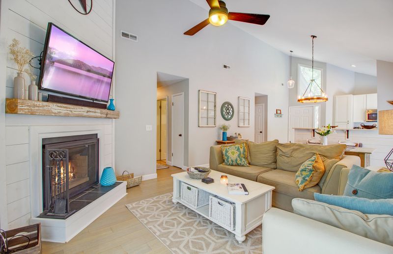 2733 Treetop Ct, Charleston, SC 29414