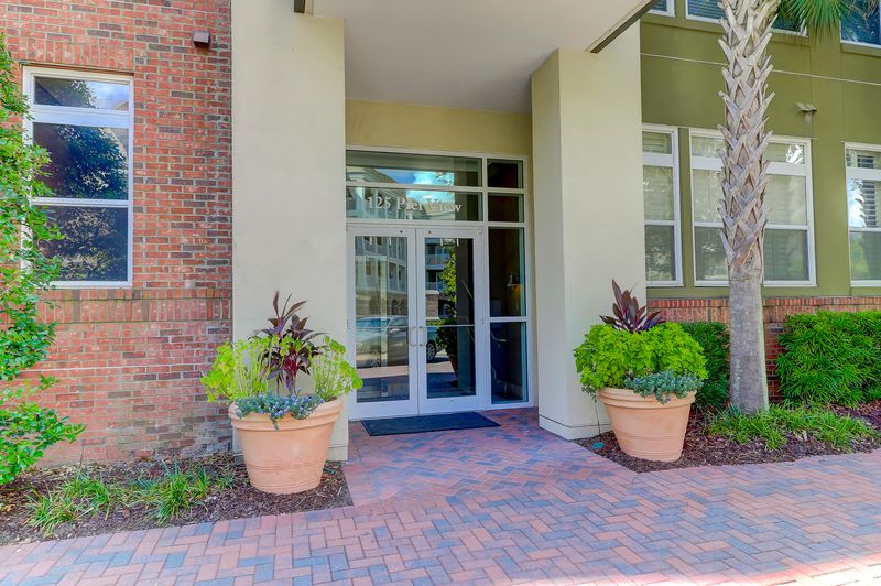 125 Pier View St #309, Daniel Island, SC 29492