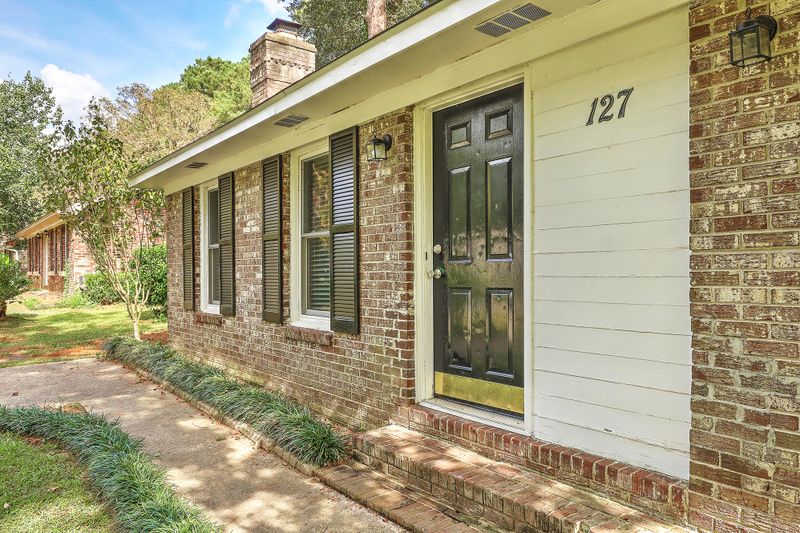 127 Beverly Dr, Ladson, SC 29456