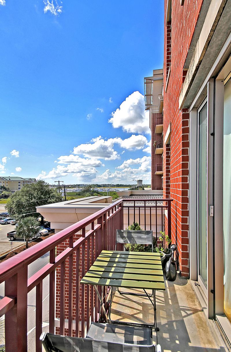 150 Bee St #410, Charleston, SC 29401