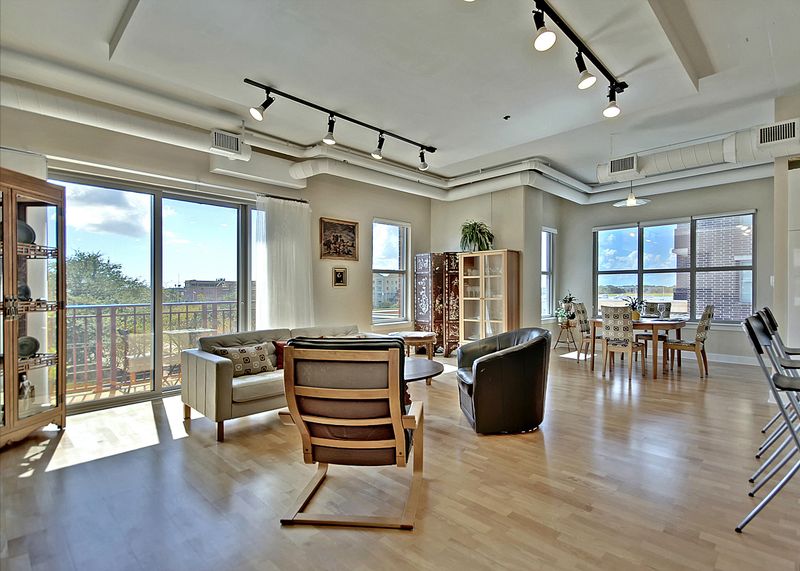 150 Bee St #410, Charleston, SC 29401