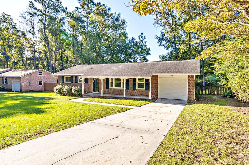 204 Live Oak Rd, Summerville, SC 29485