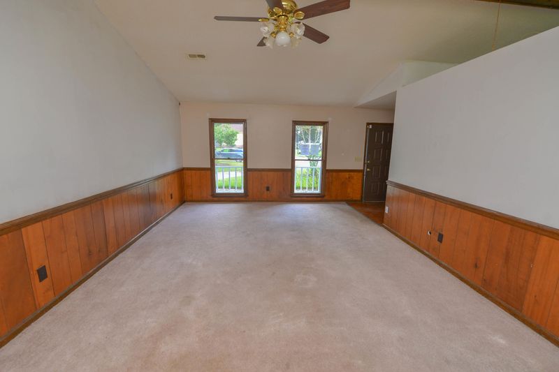 8111 S Split Oak, North Charleston, SC 29420