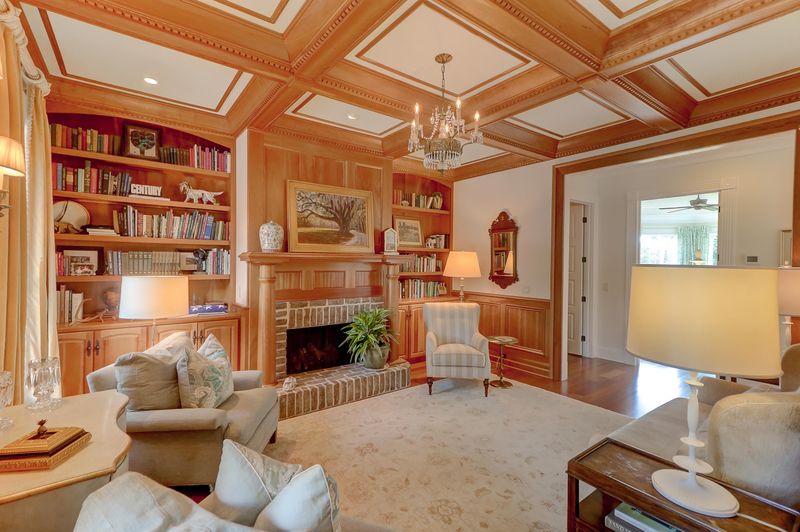 725 Bounty Square Dr, Charleston, SC 29492