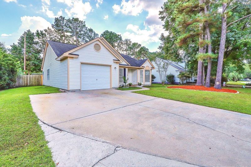 118 Saint Awdry St, Summerville, SC 29485