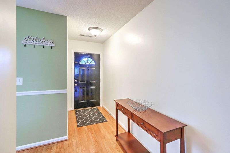 118 Saint Awdry St, Summerville, SC 29485