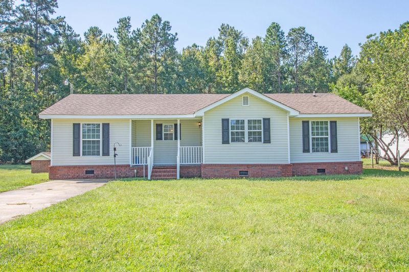 1321 E Church St, Bonneau, SC 29431