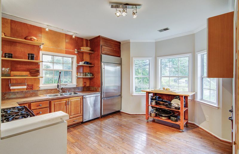 1055 Wayfarer Ln, Charleston, SC 29412