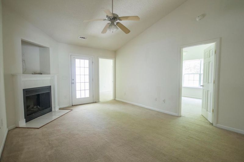 7963 Vermont Rd, North Charleston, SC 29418