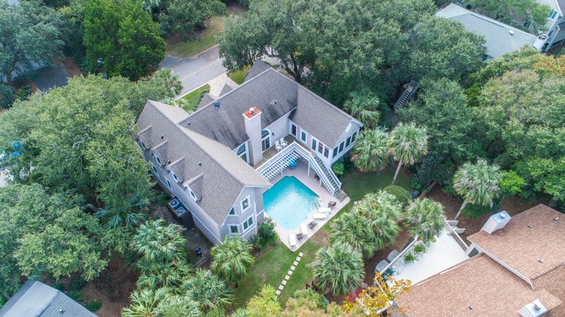 28 Beachwood W, Isle Of Palms, SC 29451